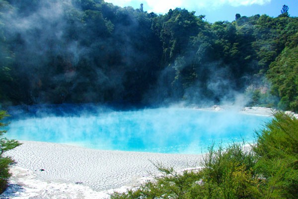 رحلة يلوا والحمامات الكبريتية