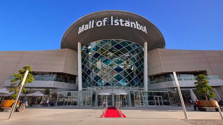 التسوق في اسطنبول: بين المولات الفاخرة والأسواق الشعبية